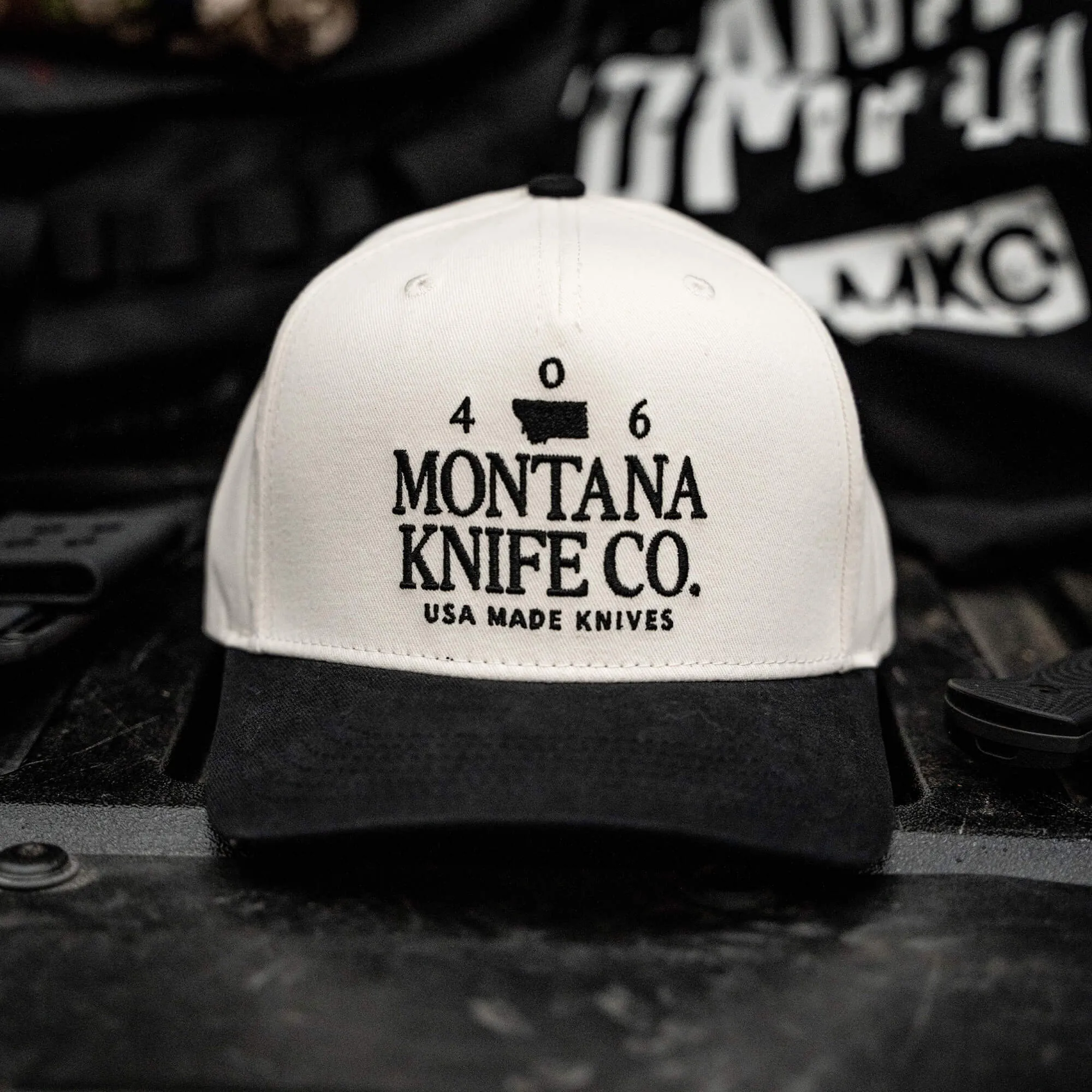 MKC THROWBACK EMBROIDERED HAT - WHITE & BLACK